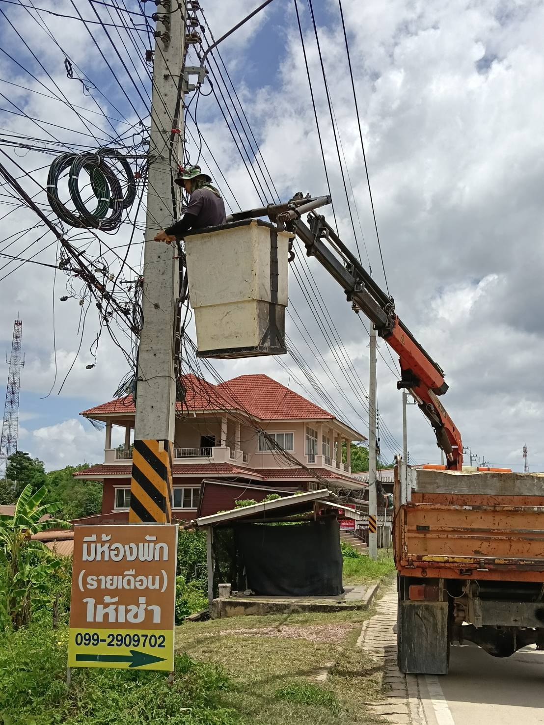 ซ่อมแซมระบบเสียงตามสาย  ในเขตเทศบาลตำบลพญาเม็งราย