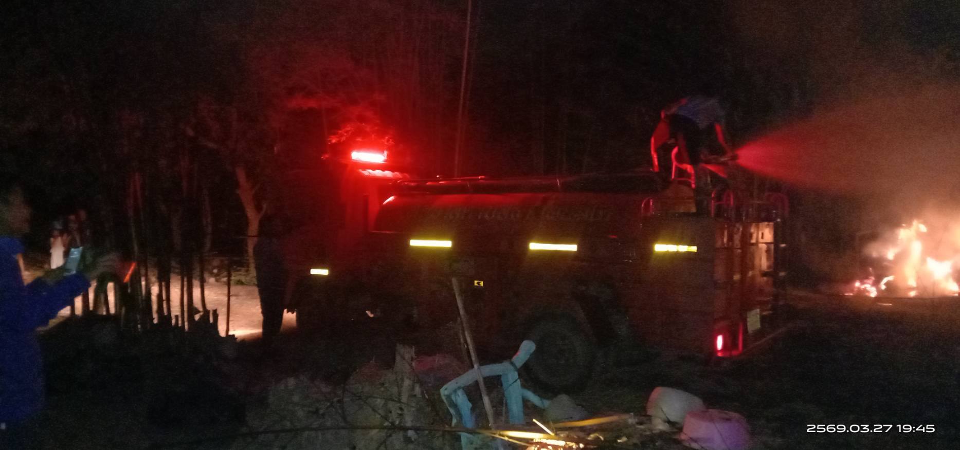 ประชาสัมพันธ์งานป้องกันและบรรเทาสาธารณภัย ได้รับแจ้งจากเทศบาลตำบลน้ำก่ำ ขอรับการสนับสนุนกำลังเสริมรถดับเพลิง มาช่วยเหตุเพลิงไหม้ บริเวณบ้านแก่งโพธิ์ ตำบลน้ำก่ำ