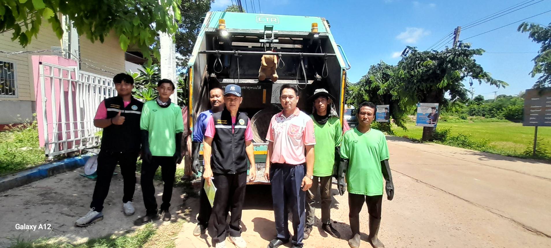 ประชาสัมพันธ์ตรวจสอบปริมาณขยะมูลฝอย โรงเรียนธาตุพนมดรุณพัฒน์คัดแยกขยะในครัวเรือน ธนาคารขยะ
