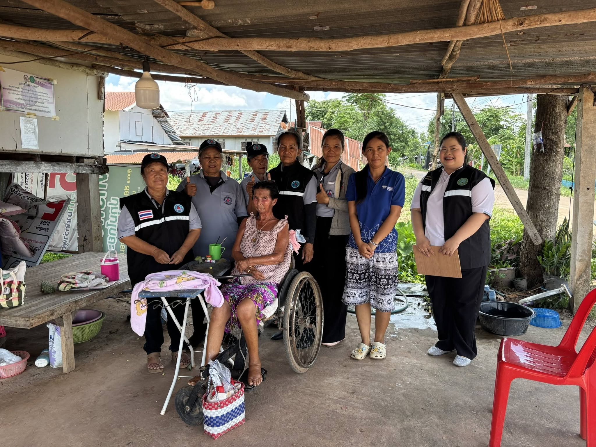 ประชาสัมพันธ์กองสาธารณสุขและสิ่งแวดล้อม ลงพื้นที่ร่วมกับ CG (กระตุ้นเศรษฐกิจ) เยี่ยมบ้านและติดตามอาการผู้สูงอายุและผู้ที่มีภาวะพึ่งพิงในเขตพื้นที่เทศบาลตำบลธาตุพนมใต้