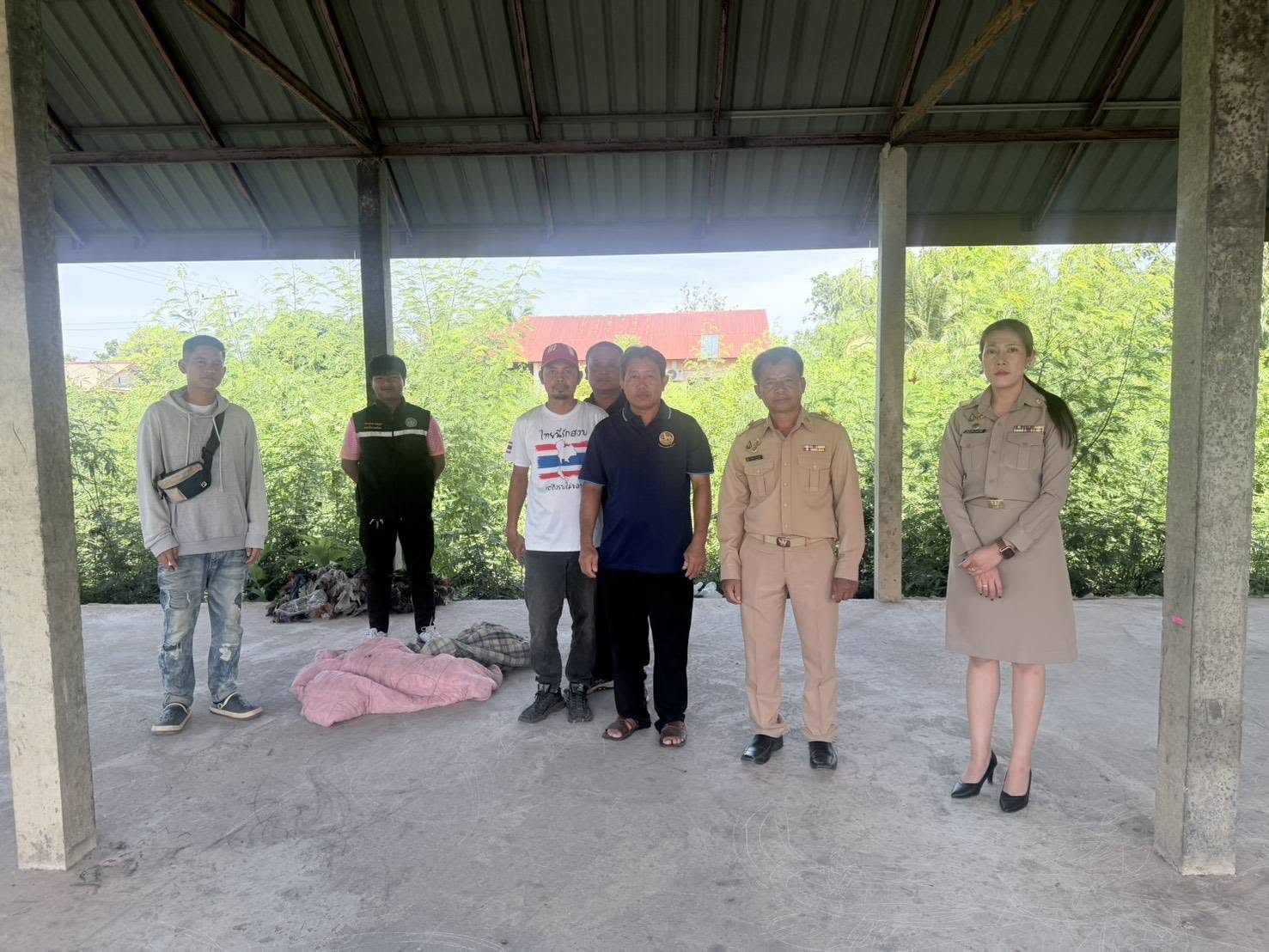 ประชาสัมพันธ์กองสาธารณสุขและสิ่งแวดล้อม เจ้าหน้าที่ป้องกันและบรรเทาสาธารณะภัย ลงพื้นที่ หมู่ 7 บ้านโคกสว่าง เพื่อตรวจสอบข้อร้องเรียน สงเสียงรำคาญและสะสมขยะ