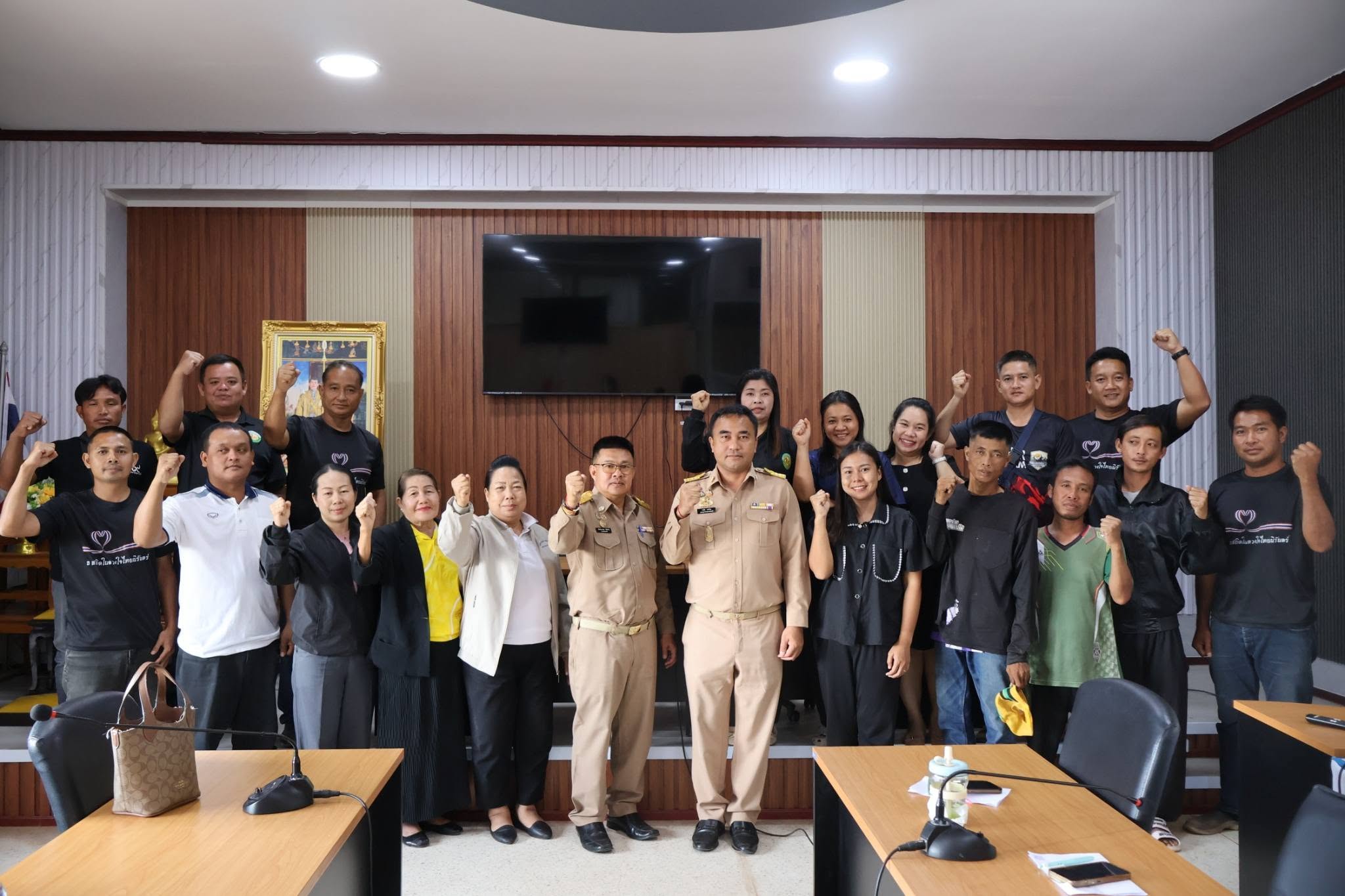 ประชุมชี้แจง แนวทางนโยบายการปฏิบัติงาน และแนวทางในการต่อสัญญาจ้าง ให้กับพนักงานจ้างตามภารกิจและพนักงานจ้างทั่วไป